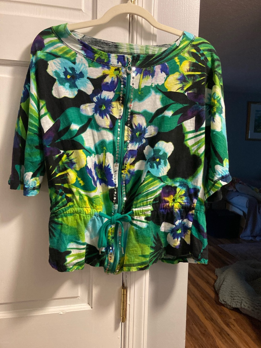 Onque Casuals Green & Blue Floral Zip-Front Drawstring Top